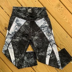 3/4 athletic dryfit leggings